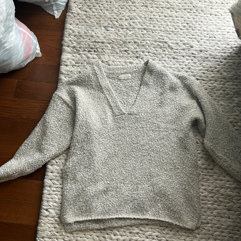 Chunky oversized urban sweater! Perfect condition !!